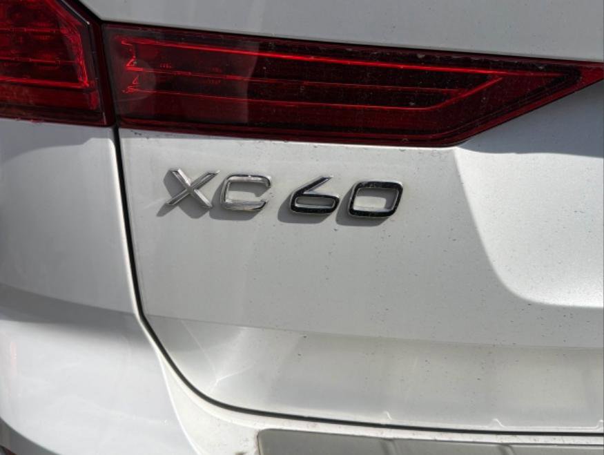 Used 2023 Volvo XC60 T8 Plus image 10