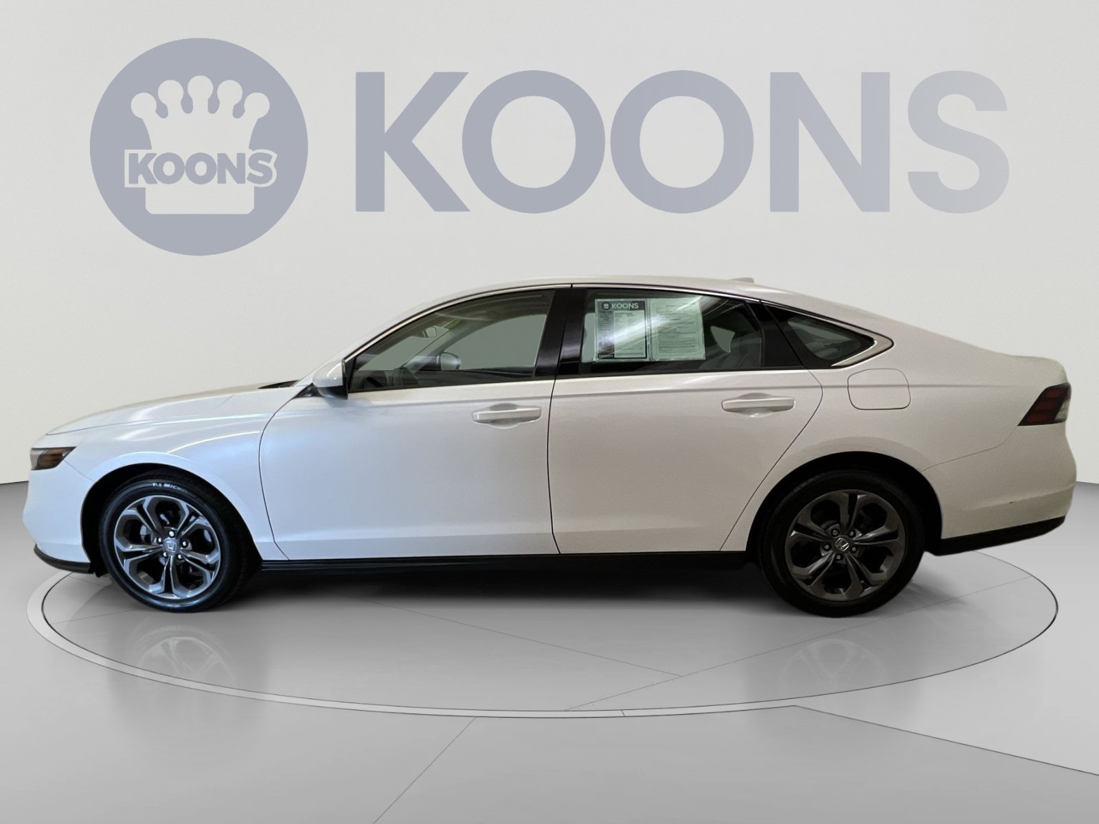 Used 2023 Honda Accord EX image 5