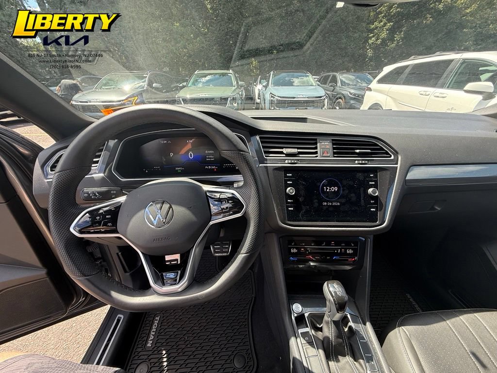Used 2024 Volkswagen Tiguan SE R-Line AWD/4WD image 12