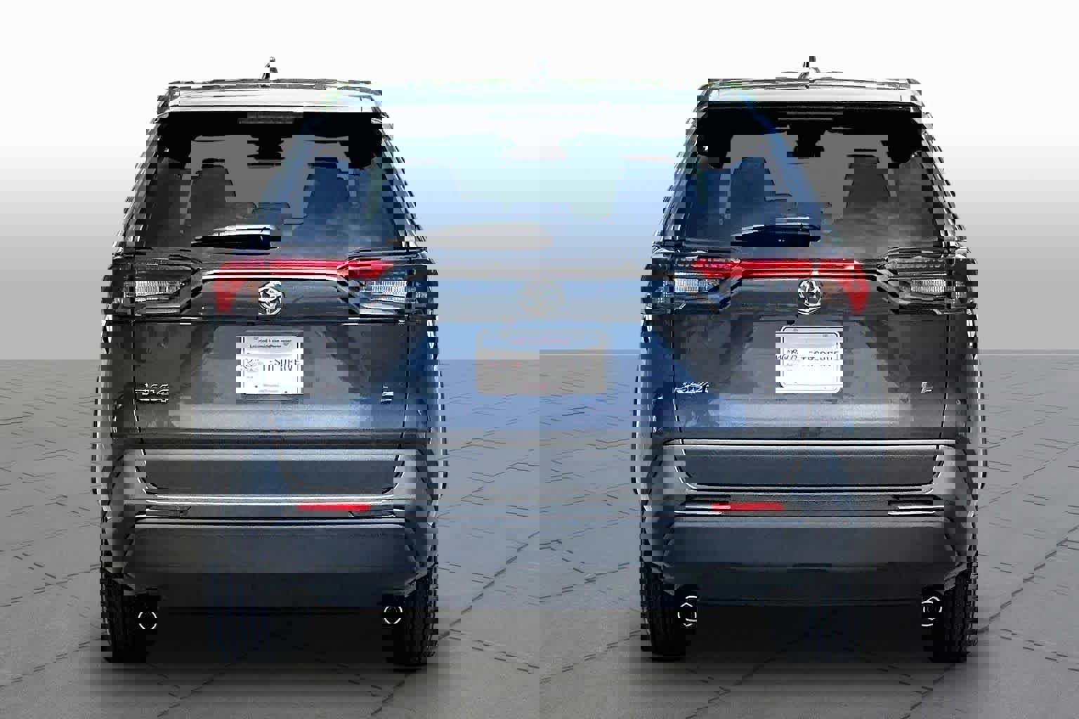 Used 2024 Toyota RAV4 LE FWD image 5