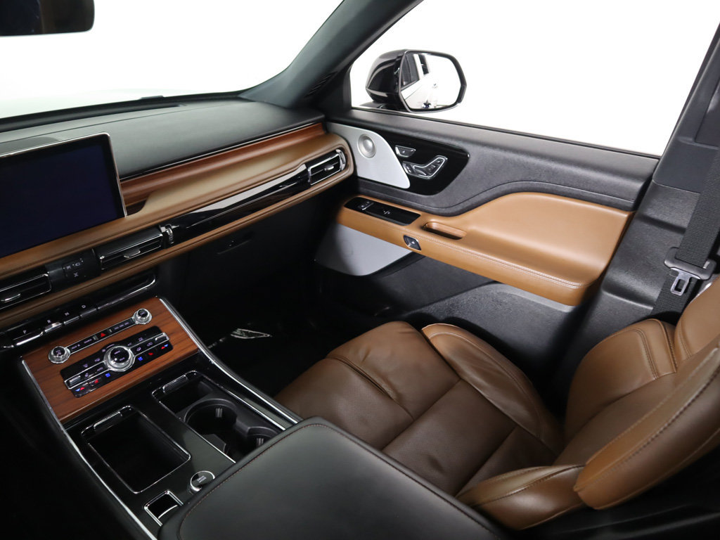 Used 2023 Lincoln Aviator Grand Touring w/ Equipment Group 301A AWD/4WD image 39