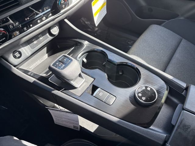 Used 2024 Nissan Rogue SV image 34