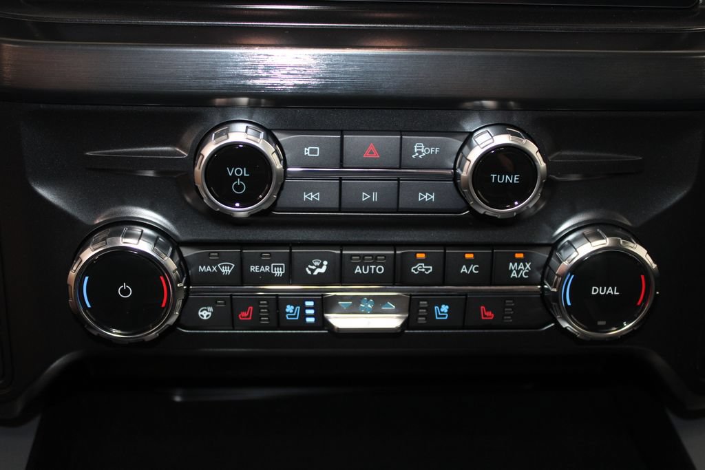 New 2026 Ford F250 Lariat w/ Black Appearance Package AWD/4WD image 49