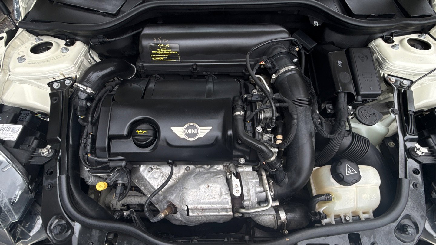 Used 2014 MINI Cooper Clubman S FWD image 9