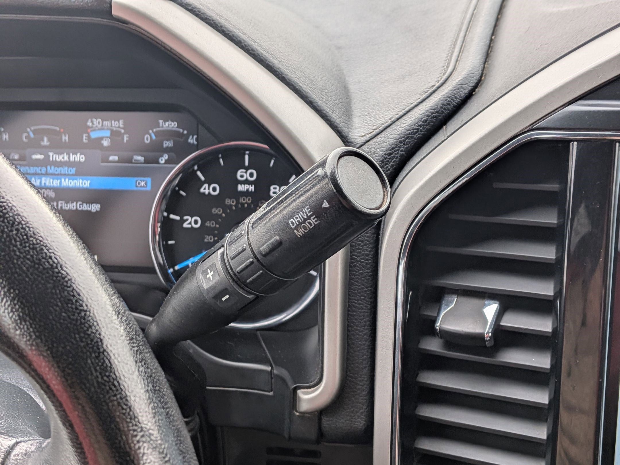 Used 2022 Ford F450 Lariat w/ Chrome Package image 24