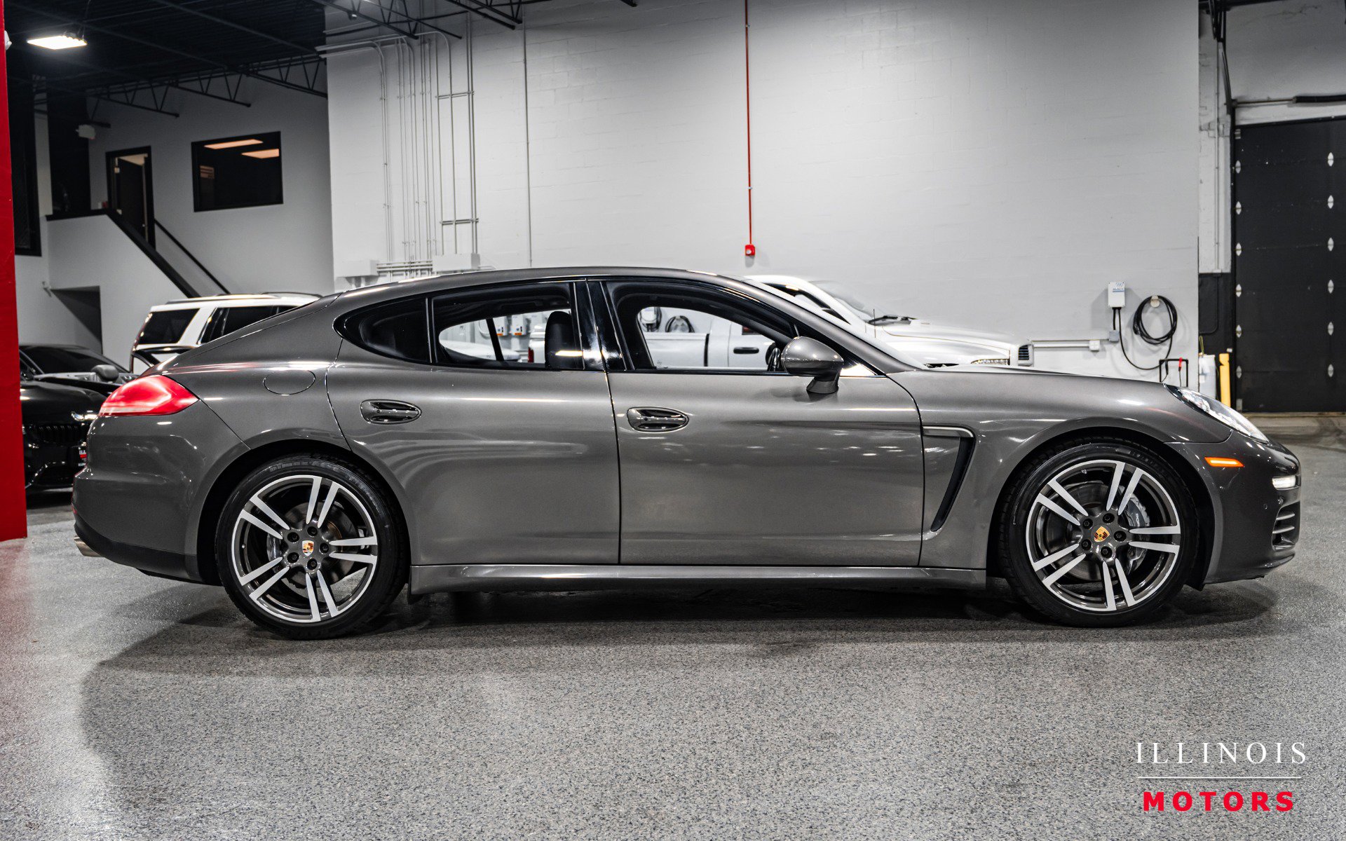 Used 2016 Porsche Panamera 4 Edition image 6