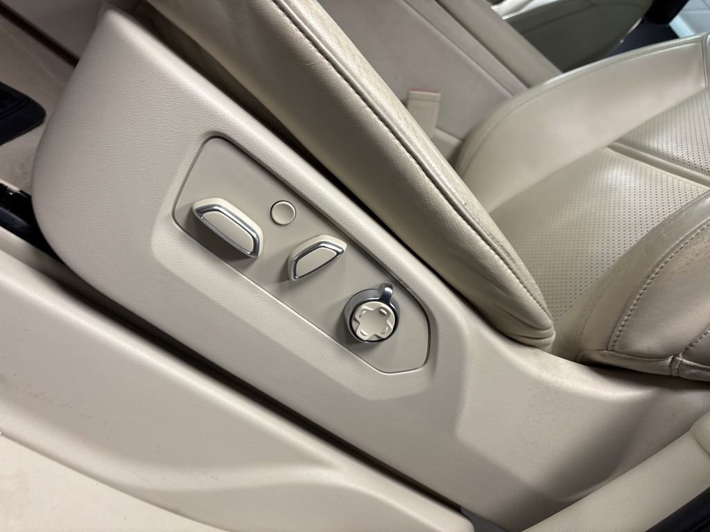 Used 2022 Cadillac Escalade ESV Premium Luxury Platinum image 27