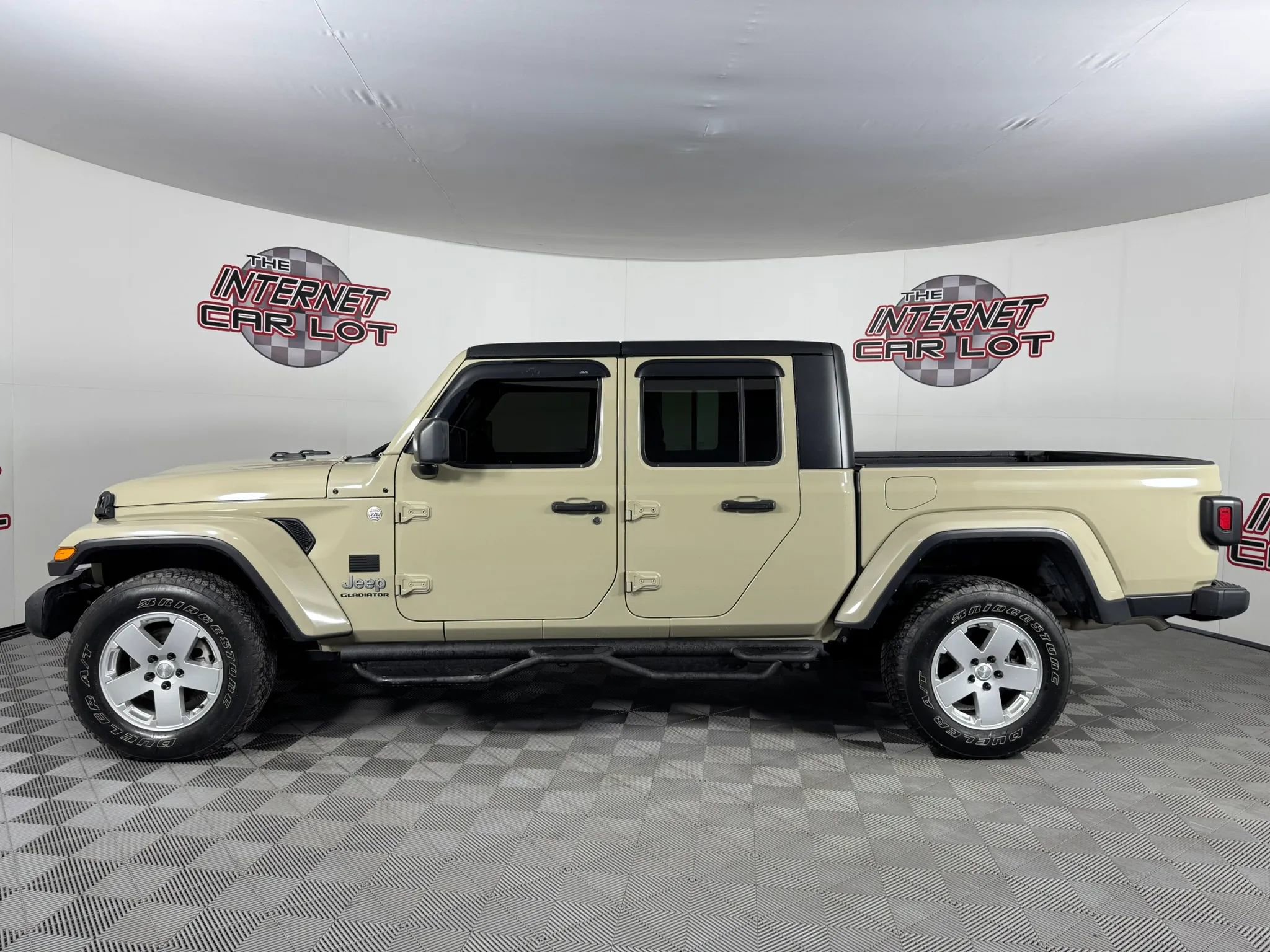 Used 2022 Jeep Gladiator Overland w/ Popular Equipment Package image 4