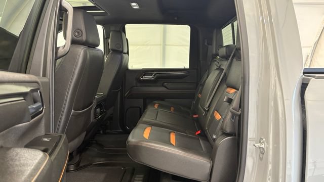 Used 2024 GMC Sierra 2500 AT4 w/ Technology Package AWD/4WD image 18