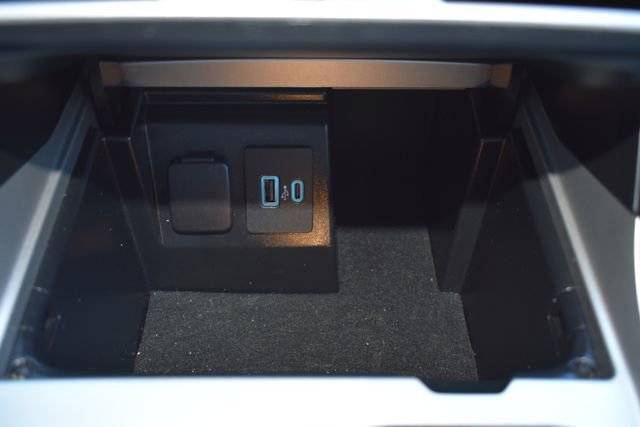 Used 2023 Ford Explorer Limited image 26