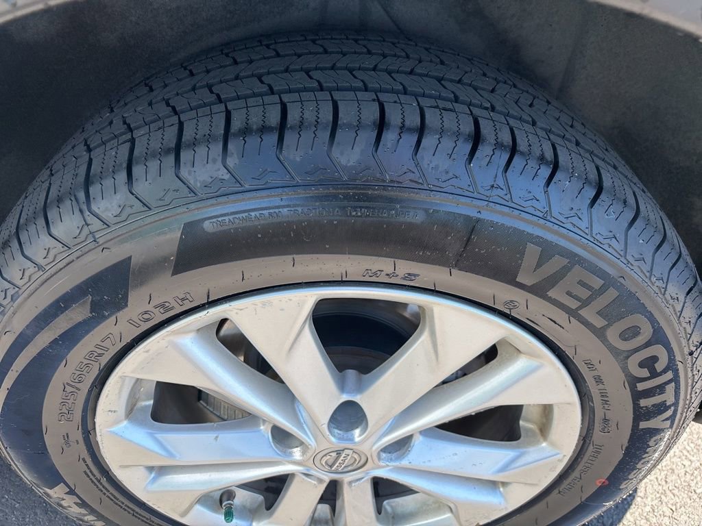 Used 2015 Nissan Rogue SV w/ SV Family Package image 18