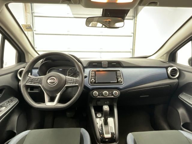 Used 2025 Nissan Versa SV image 4