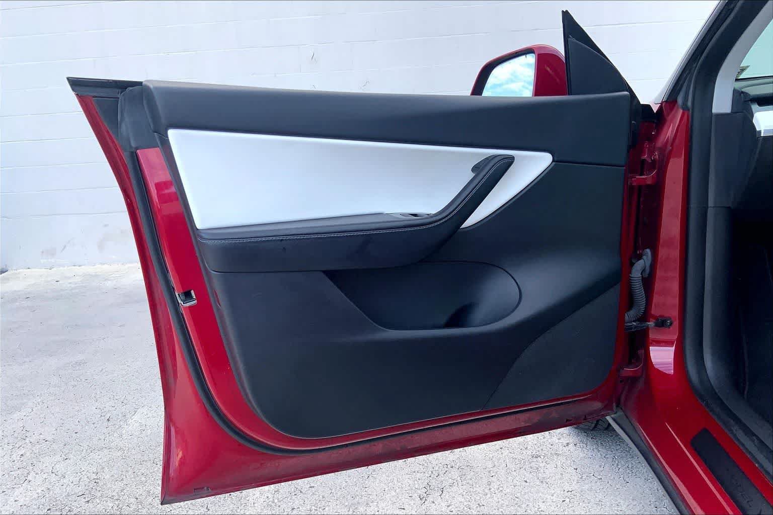 Used 2021 Tesla Model Y Long Range AWD/4WD image 27
