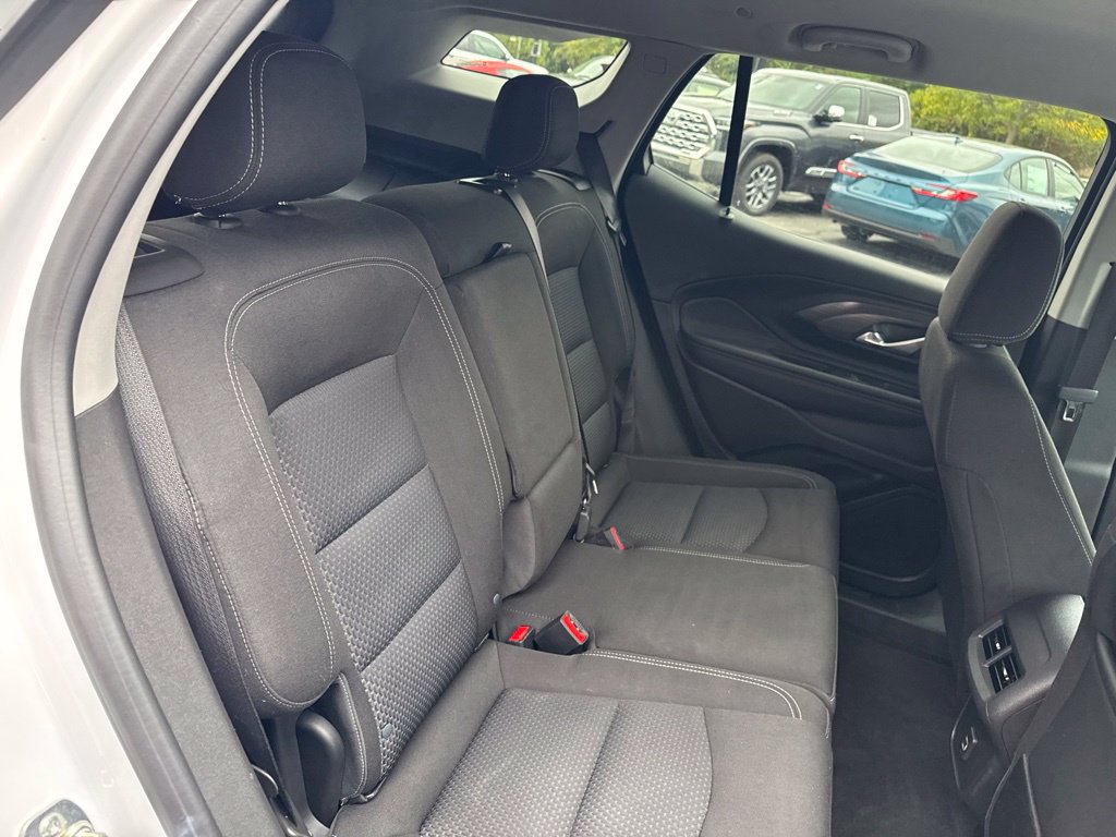 Used 2024 GMC Terrain SLE AWD/4WD image 30