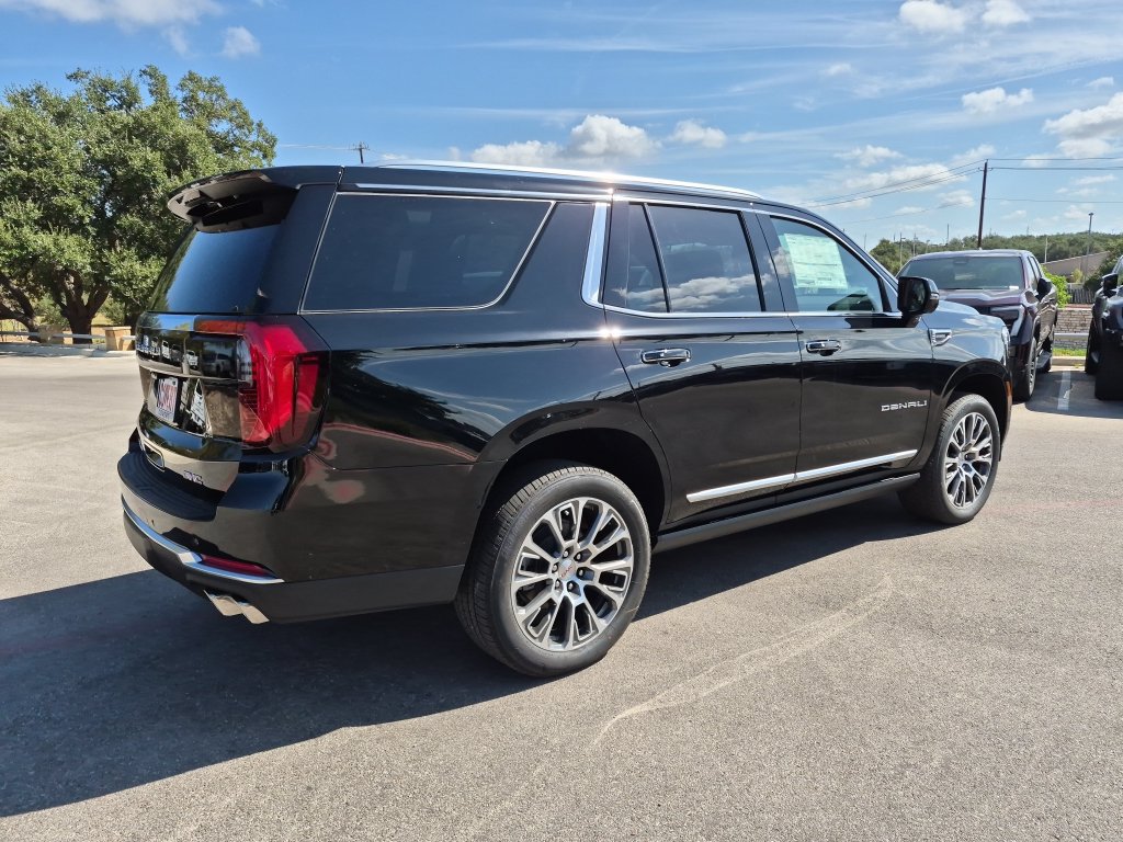 New 2026 GMC Yukon Denali w/ Denali Reserve Package AWD/4WD image 9
