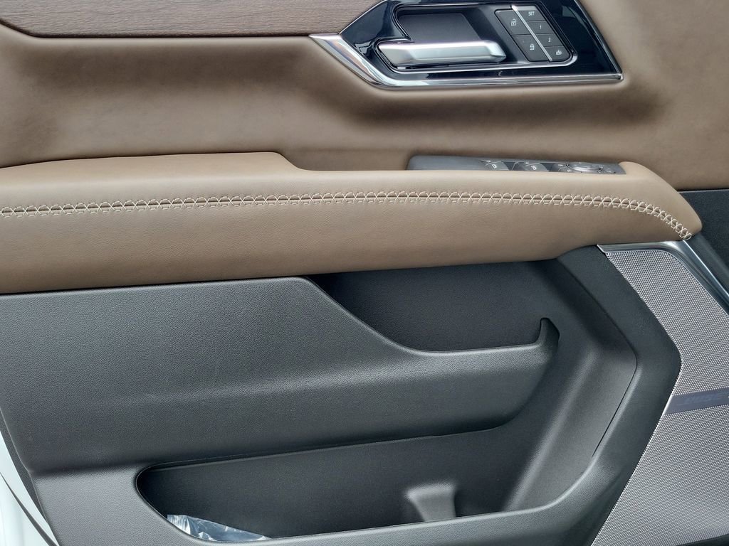 New 2026 GMC Yukon XL Denali Ultimate AWD/4WD image 11