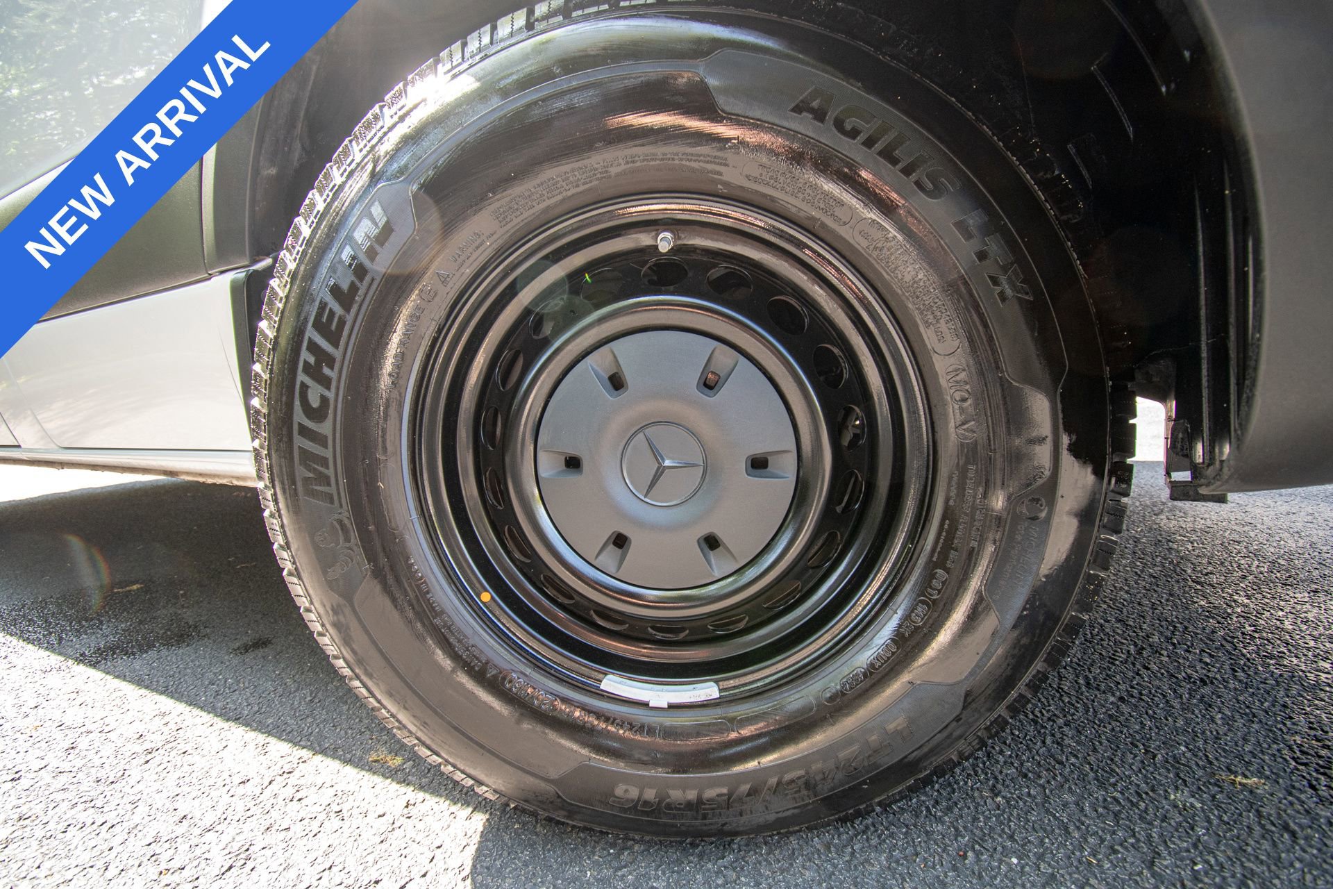 Used 2025 Mercedes-Benz Sprinter 2500 image 18