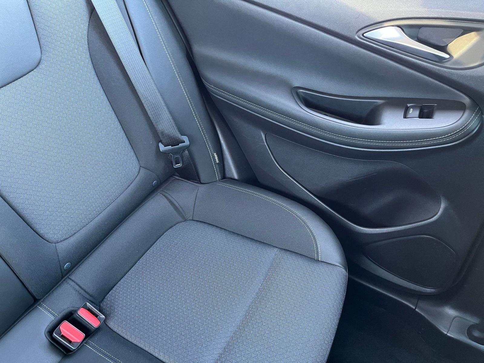 Used 2025 Buick Encore GX Preferred image 37