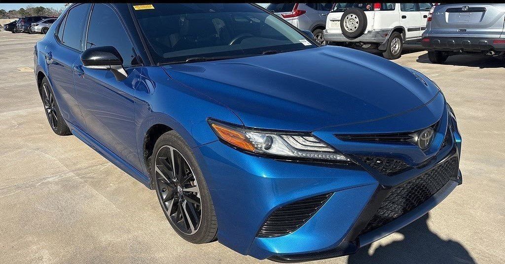 Used 2019 Toyota Camry XSE image 4