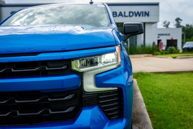 Used 2025 Chevrolet Silverado 1500 RST w/ Convenience Package II RWD image 3