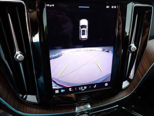 Used 2022 Volvo XC60 B5 Momentum image 24