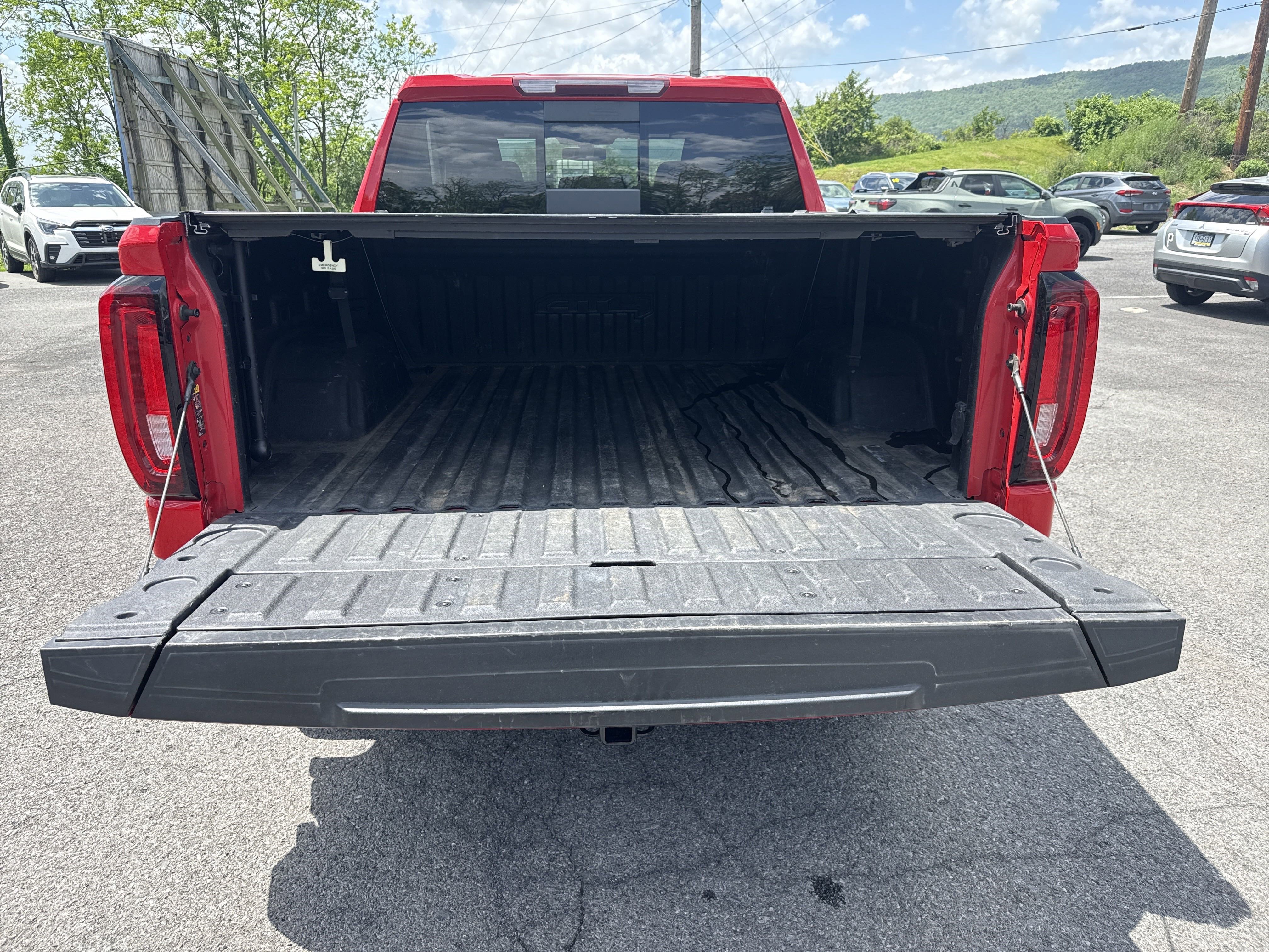 Used 2022 GMC Sierra 1500 AT4 w/ AT4 Preferred Package image 5