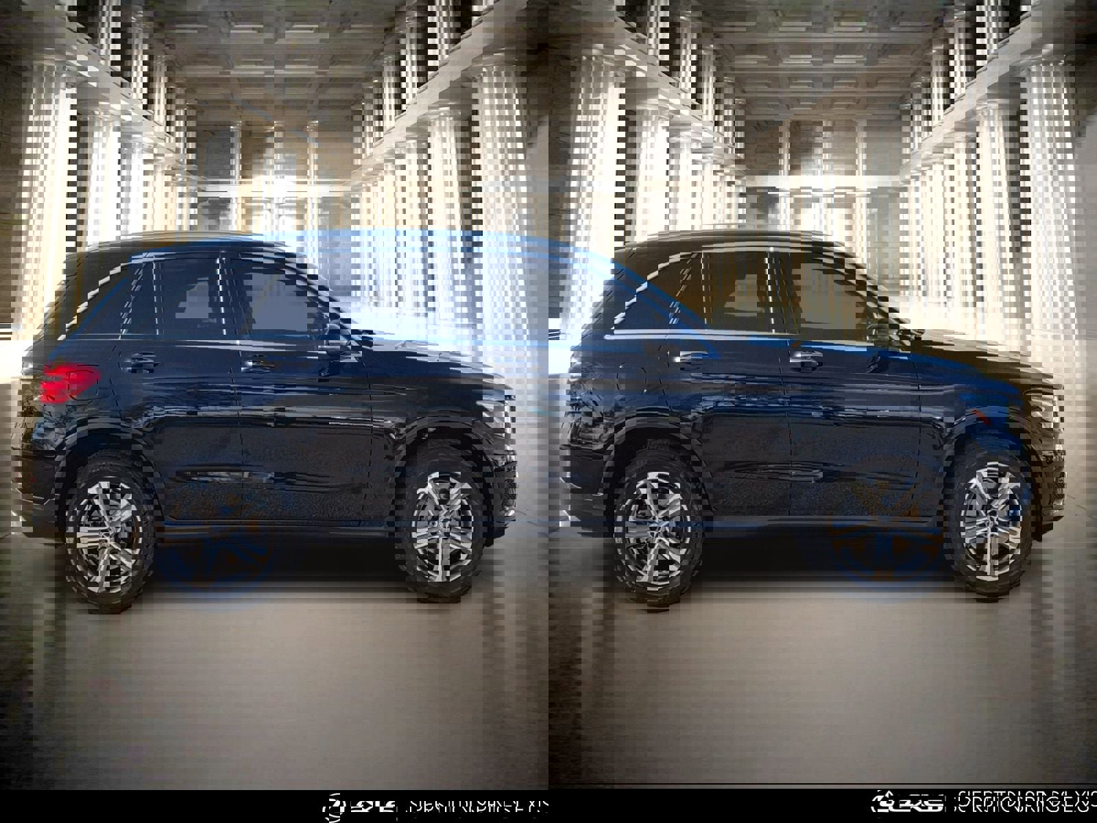 Used 2019 Mercedes-Benz GLC 300 4MATIC image 3