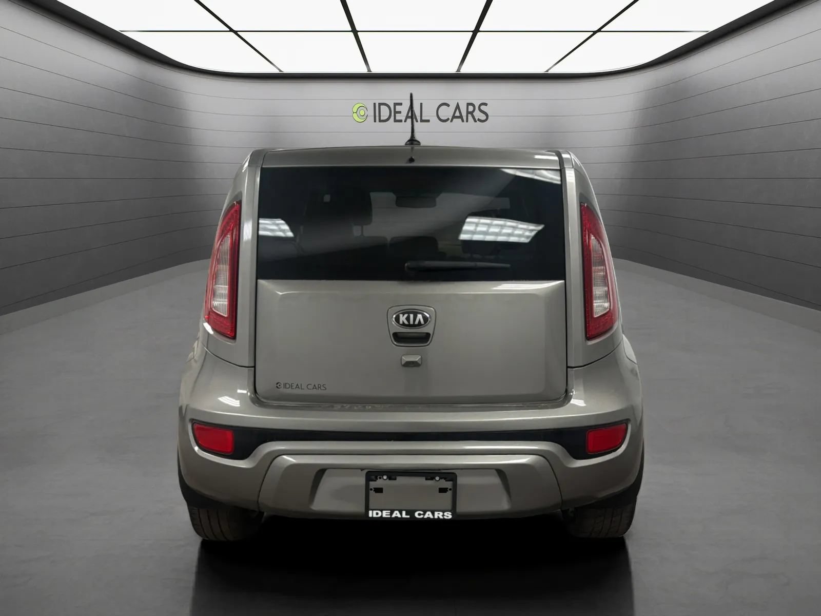 Used 2013 Kia Soul ! w/ Premium Pkg FWD image 6