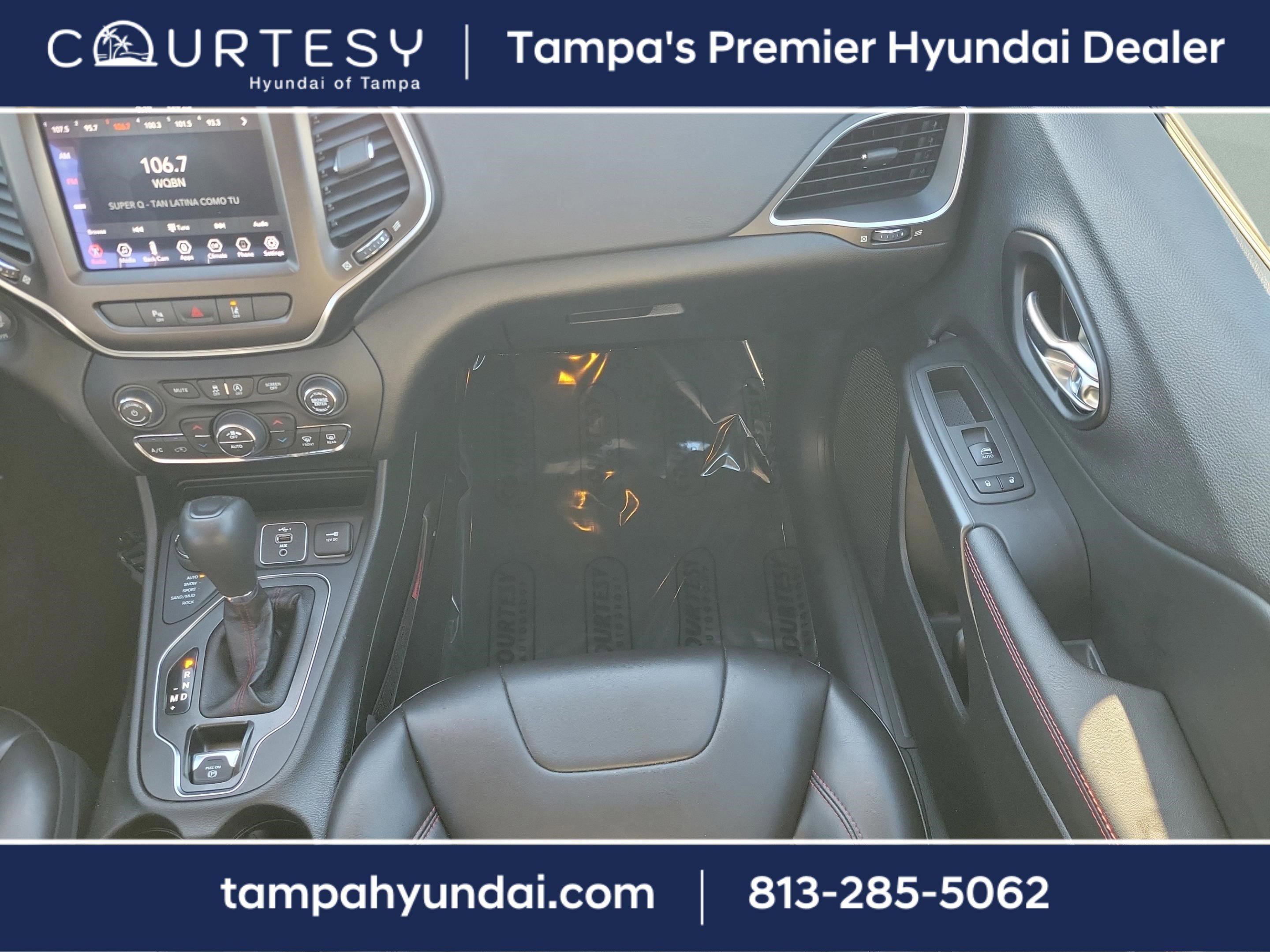 Used 2021 Jeep Cherokee Trailhawk w/ Comfort/Convenience Group image 18