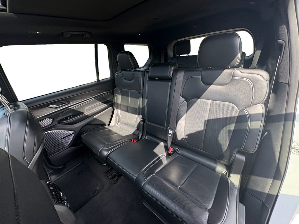 Used 2021 Jeep Grand Cherokee L Overland image 13