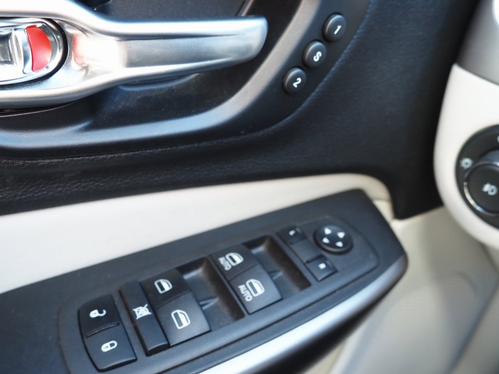 Used 2022 Jeep Cherokee Limited image 20