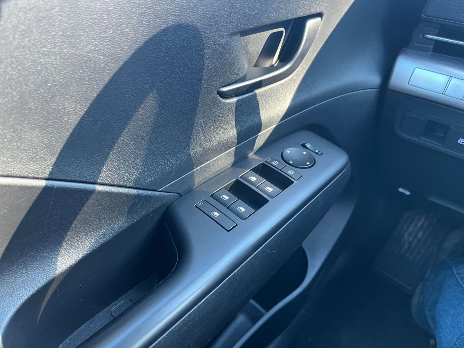 Used 2025 Hyundai Kona SEL image 20