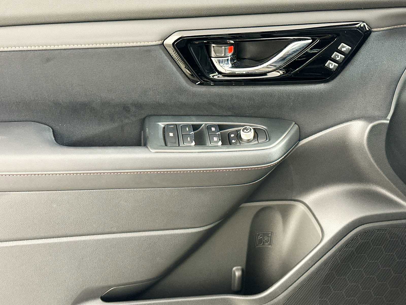 New 2025 Subaru Forester Touring image 17