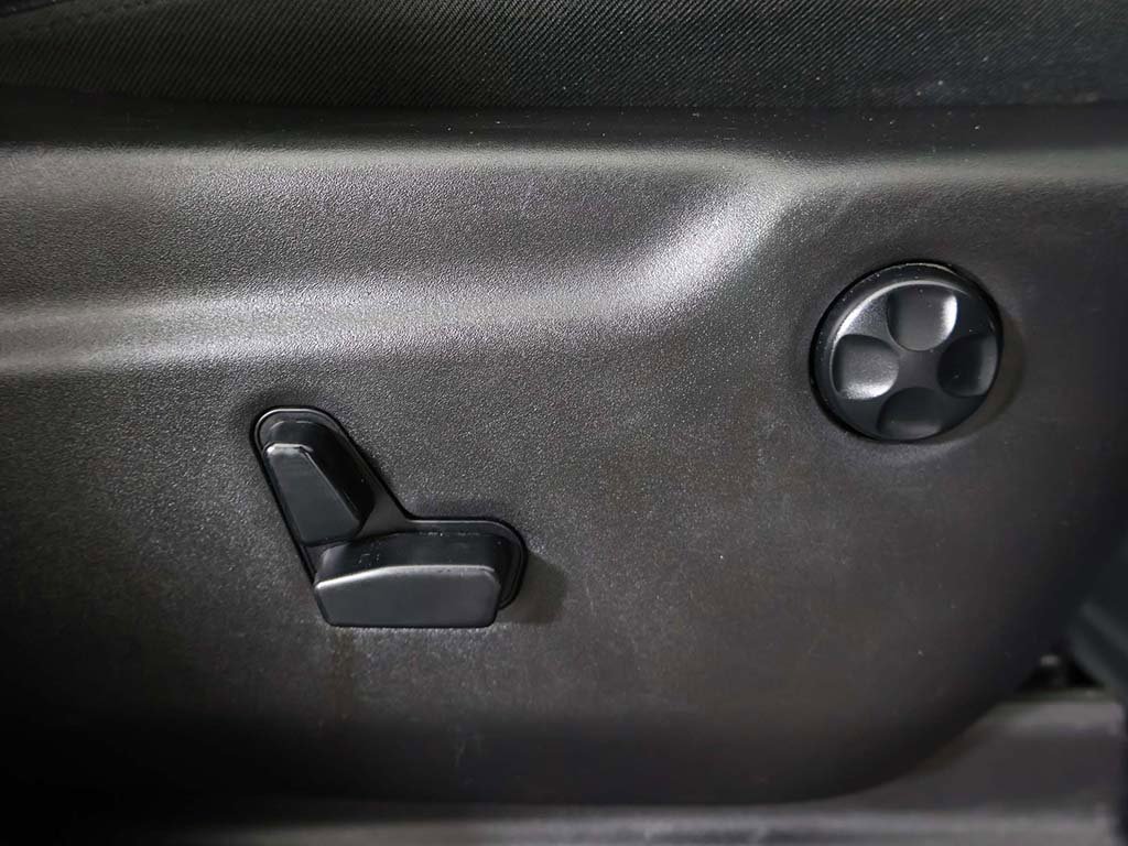 Used 2017 Jeep Grand Cherokee Limited image 36