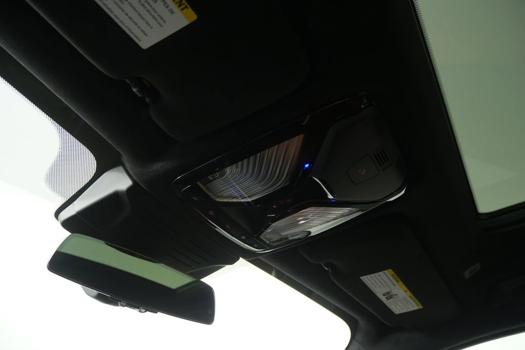 Certified 2025 BMW X7 M60i image 27