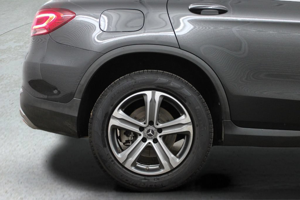Used 2022 Mercedes-Benz GLC 300 image 12