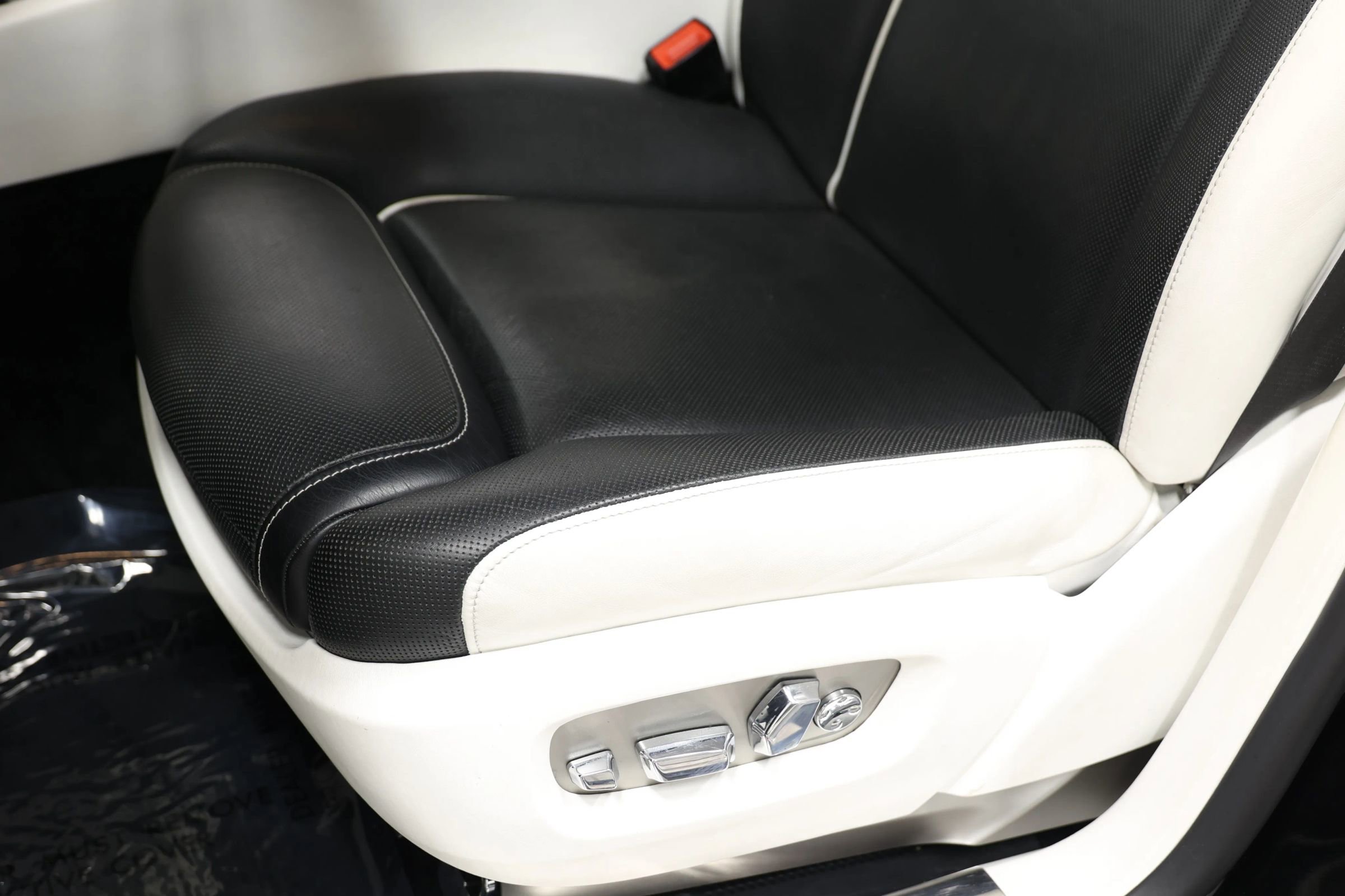 Used 2017 Rolls-Royce Ghost Series II Sedan 4D image 23