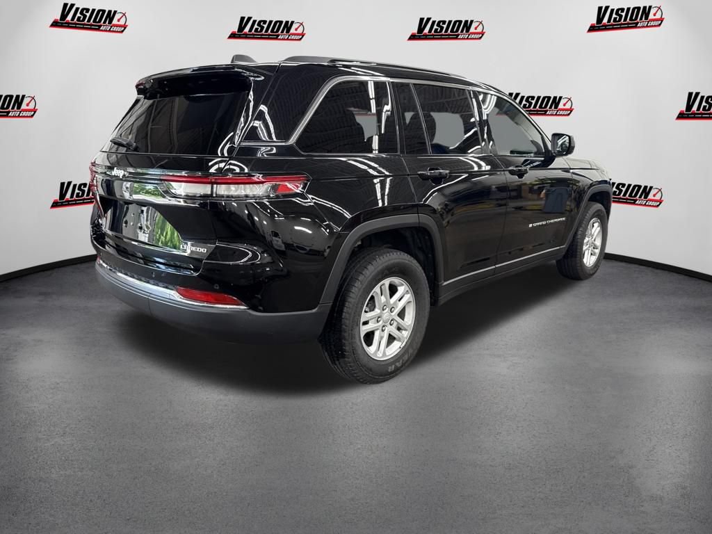 Used 2025 Jeep Grand Cherokee Laredo w/ Luxury Tech Group I AWD/4WD image 5