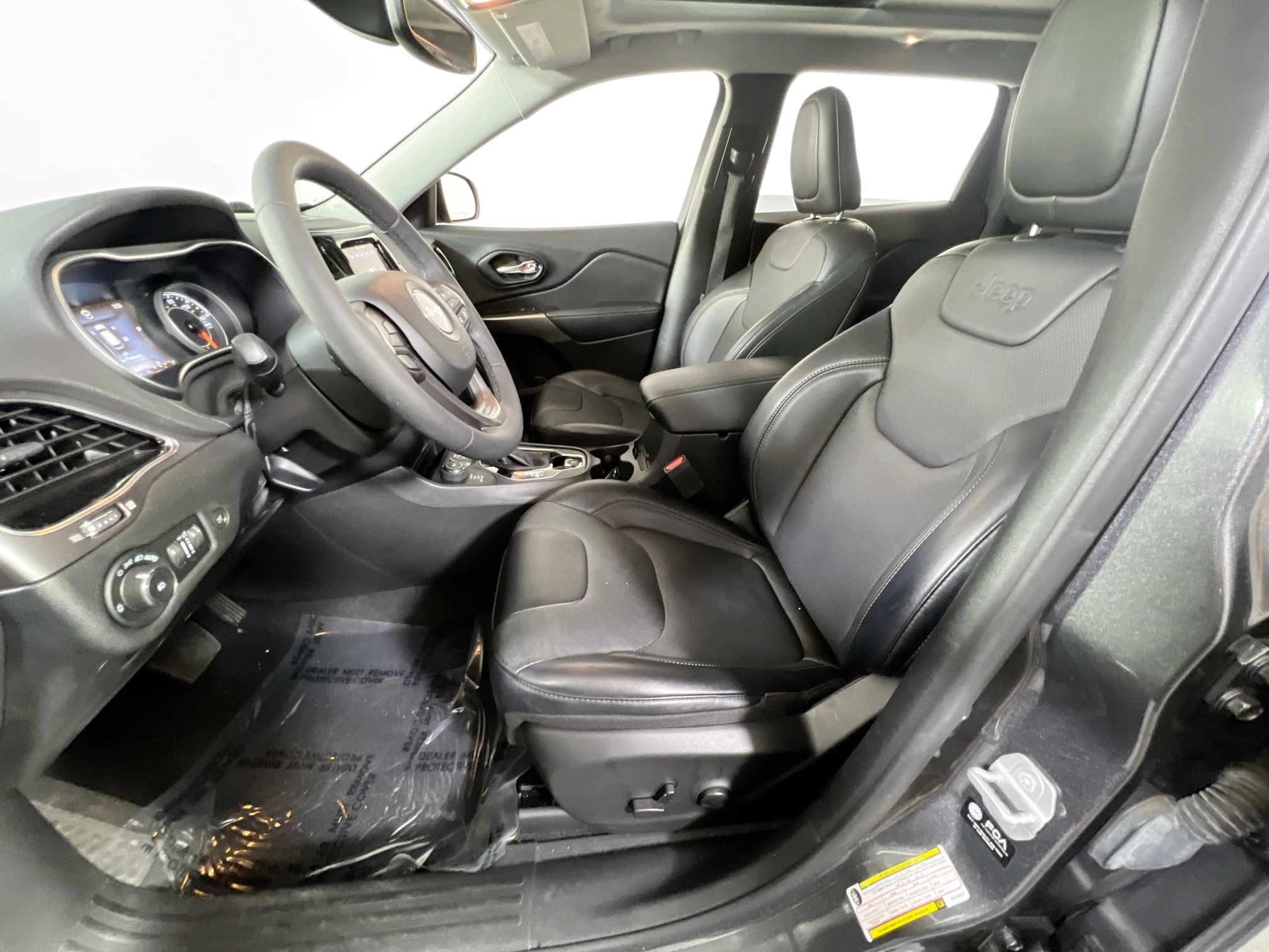 Used 2022 Jeep Cherokee Limited image 20