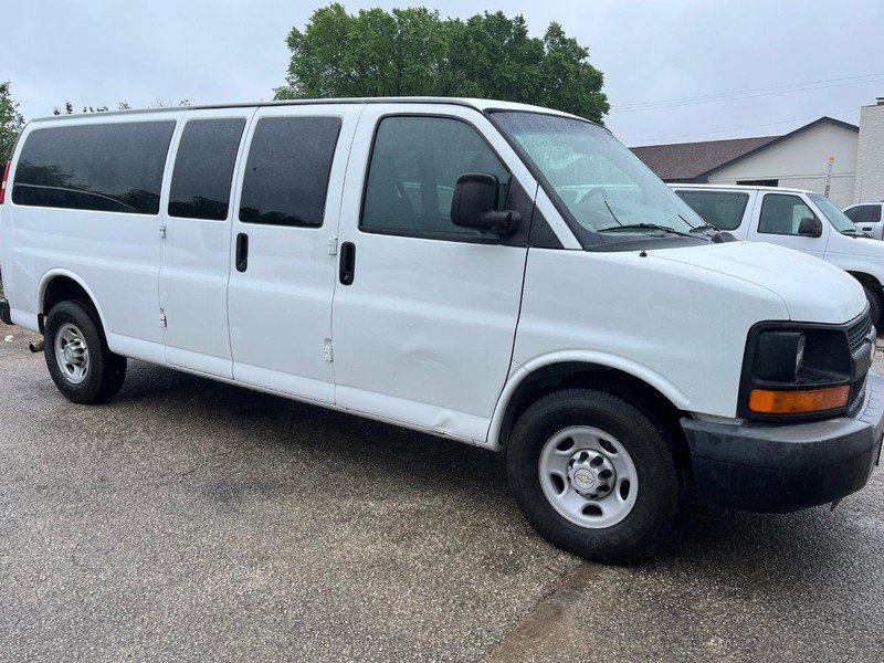 Used 2011 Chevrolet Express 3500 LS RWD image 2