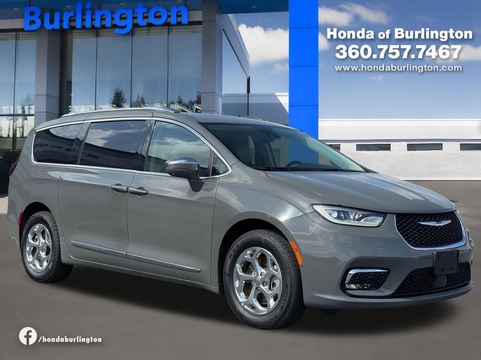 Used 2021 Chrysler Pacifica Limited w/ Premium & Safety Sphere Group AWD/4WD image 8