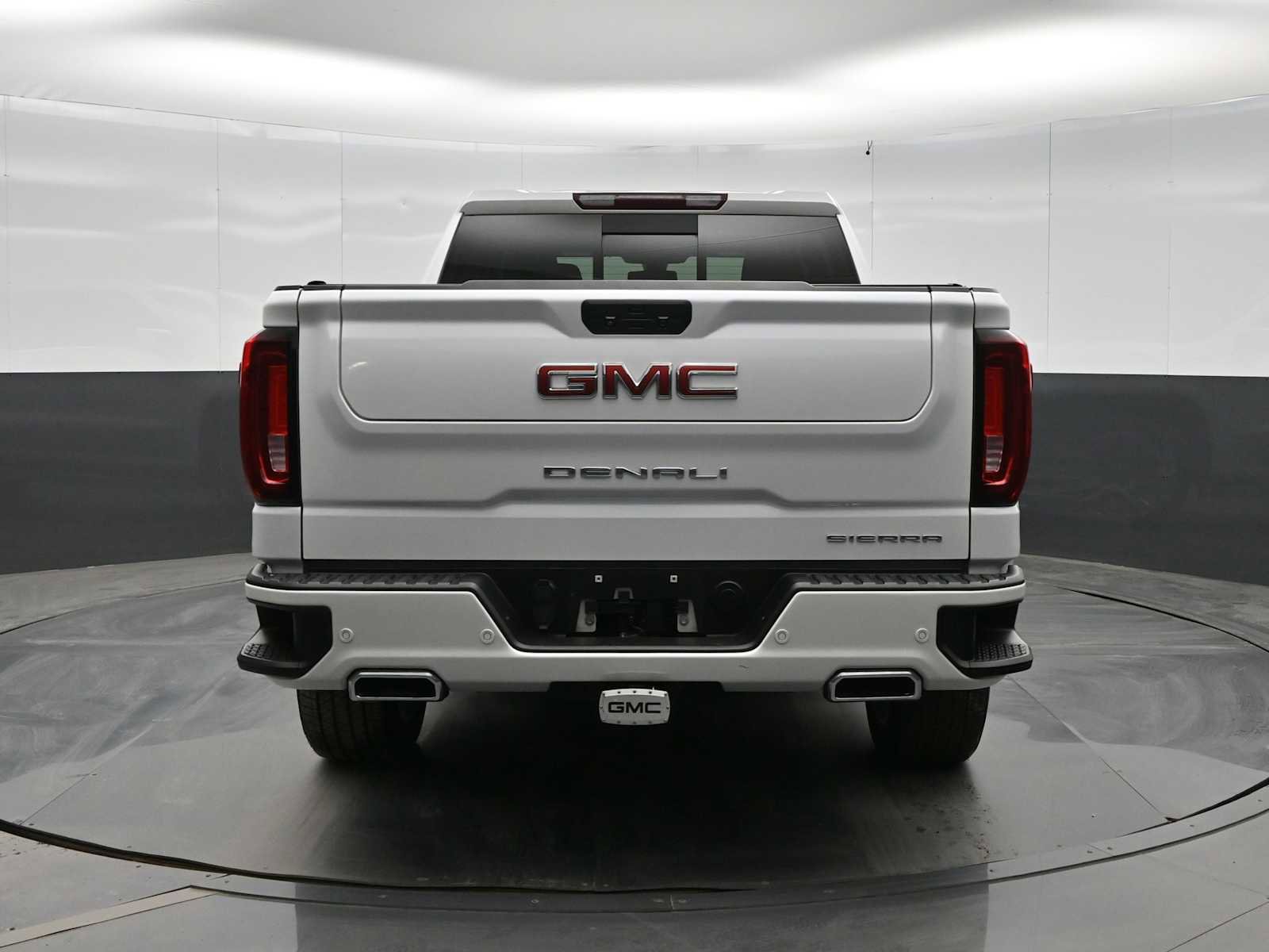 Used 2021 GMC Sierra 1500 Denali w/ Denali Premium Package AWD/4WD image 6