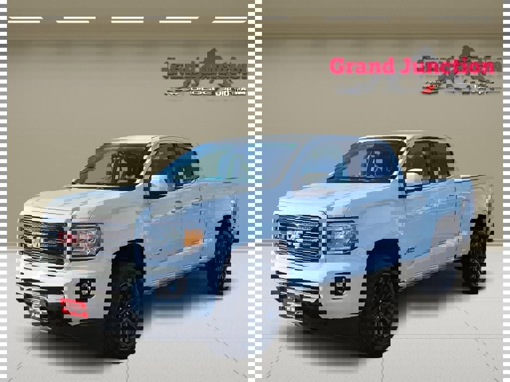 Used 2020 GMC Canyon SLE w/ Elevation Edition image 2