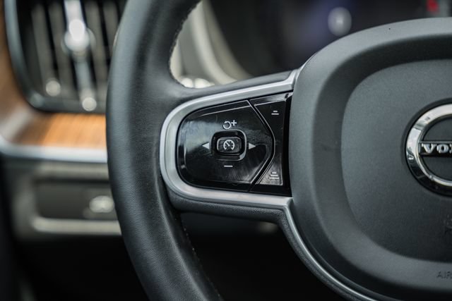 Certified 2023 Volvo XC60 B5 Plus w/ Climate Package AWD/4WD image 28