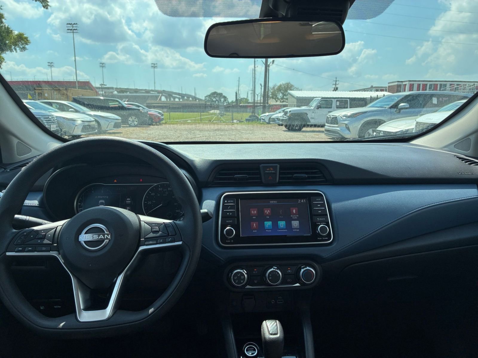 Used 2025 Nissan Versa SV w/ Trunk Package image 31