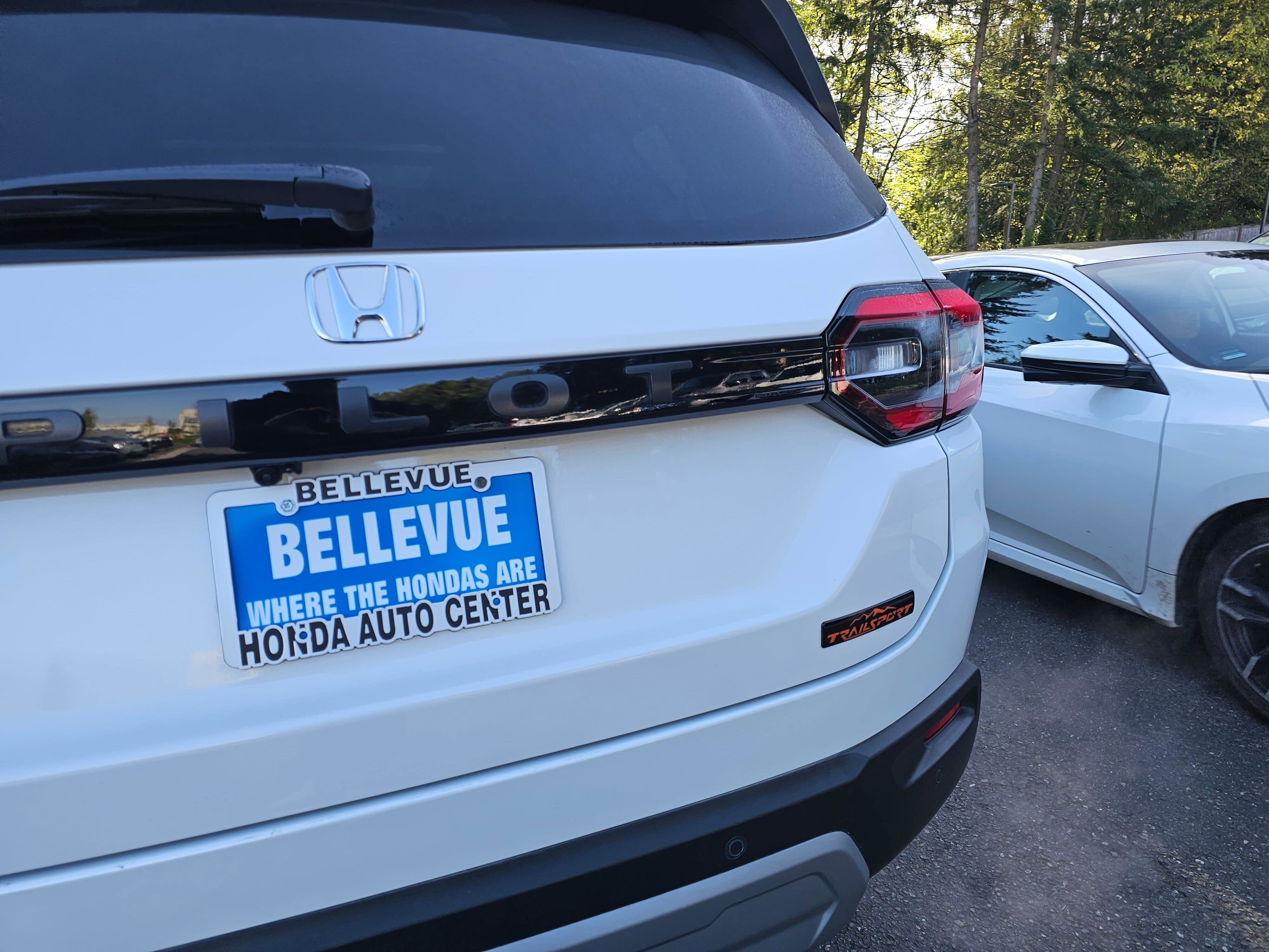 Used 2025 Honda Pilot TrailSport image 14