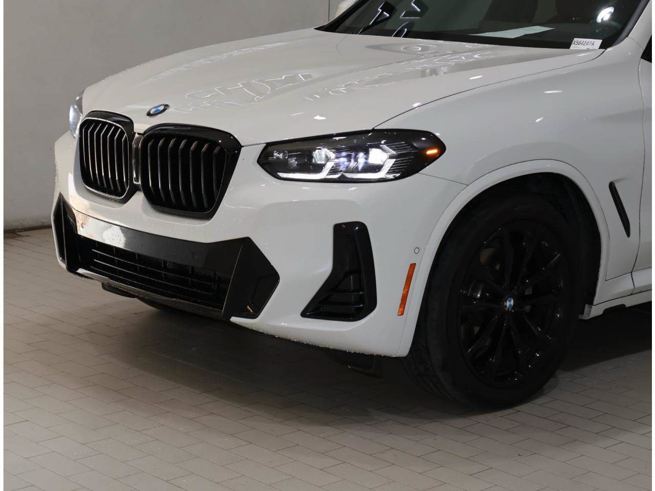 Certified 2024 BMW X3 sDrive30i w/ Premium Package RWD image 2