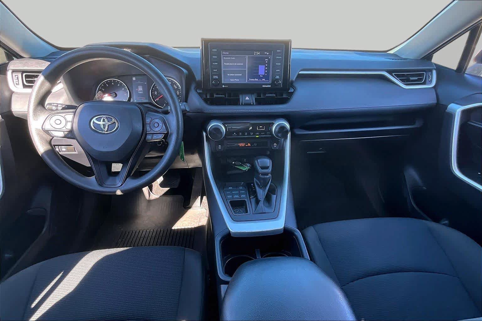 Used 2022 Toyota RAV4 LE AWD/4WD image 16