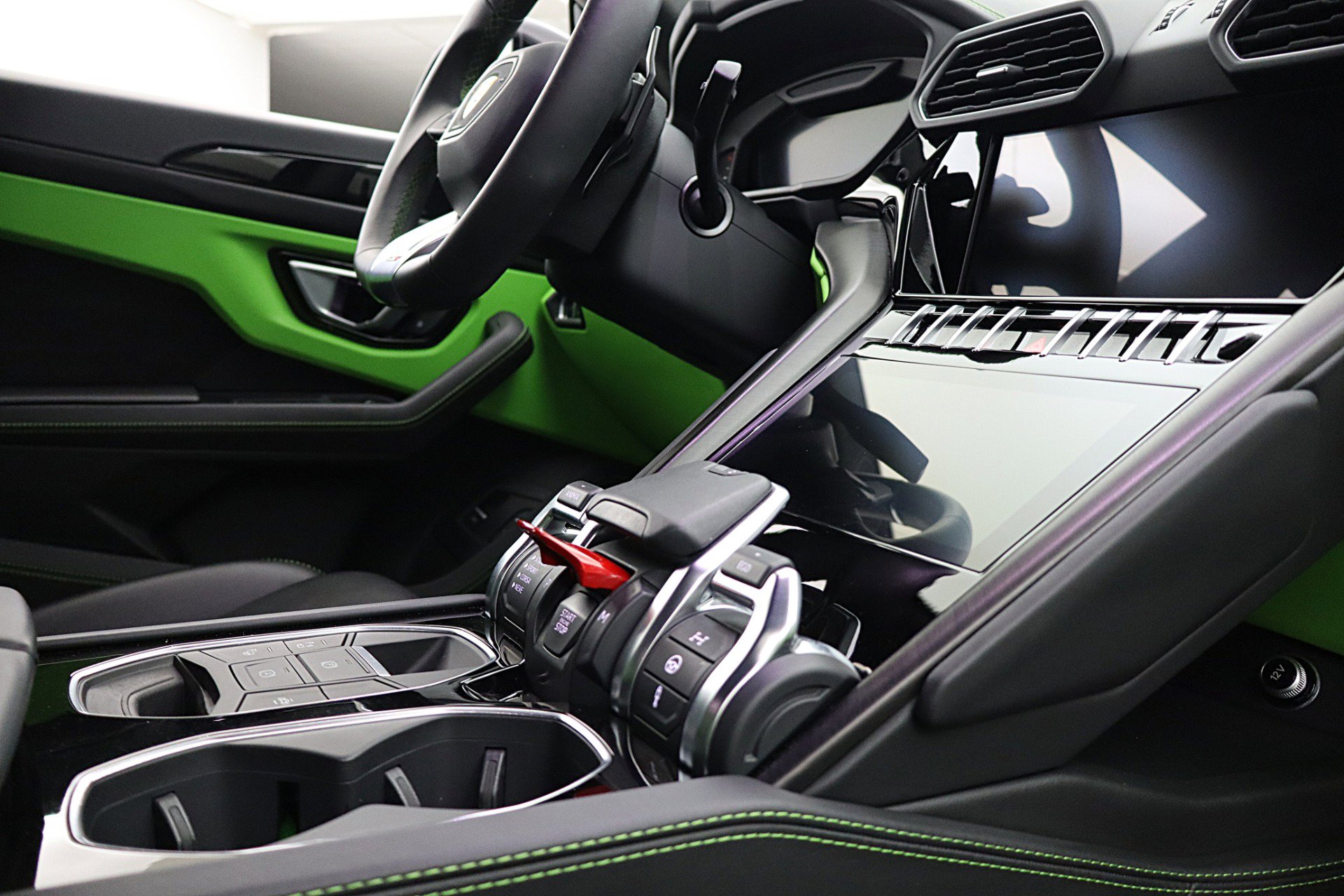 Used 2024 Lamborghini Urus S image 35