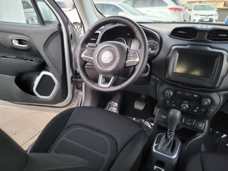 Used 2019 Jeep Renegade Latitude w/ Cold Weather Group AWD/4WD image 26